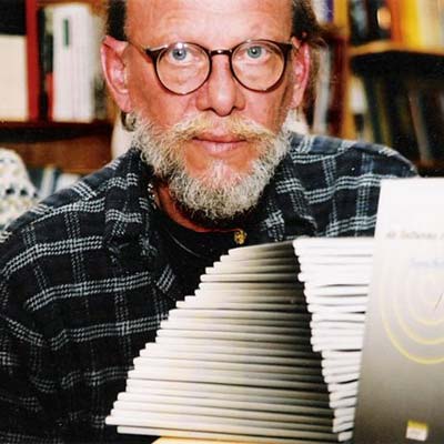 Jayro Schmidt